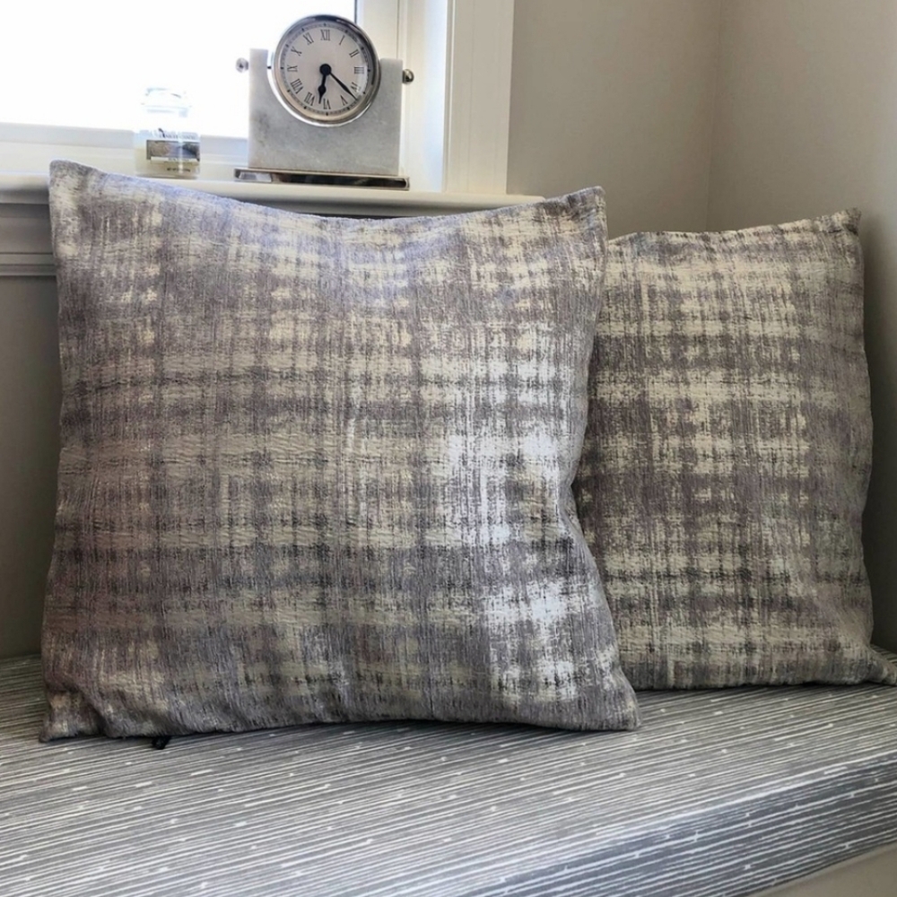 2 DESIGNER PILLOW COVERS RODEO HOME GRAY SILVER METALLIC CREAM DECORATIVE 20X20
